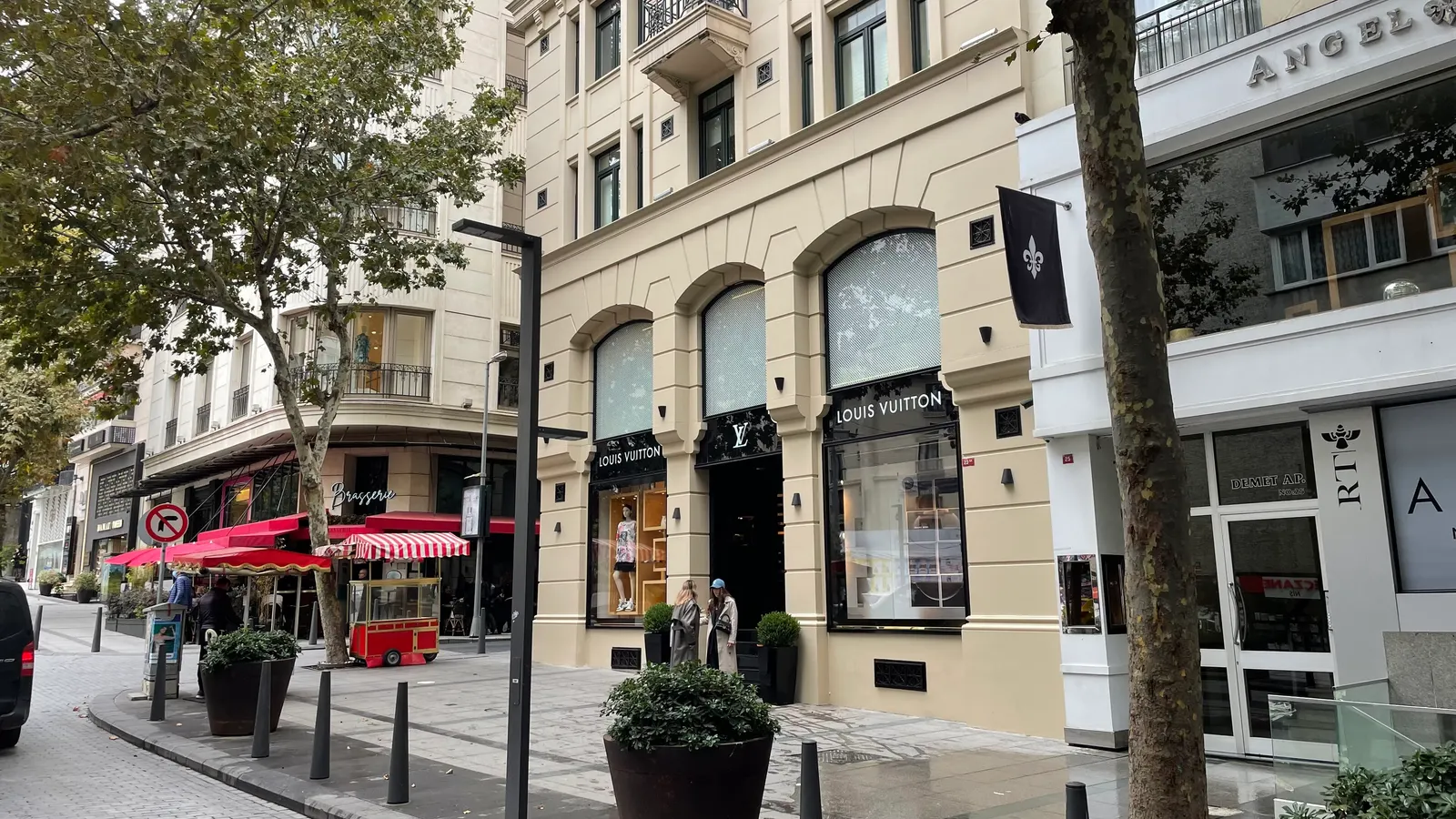 Tour „Vornehme Viertel und europäische Kunst“ (Eleganz des Bosporus)