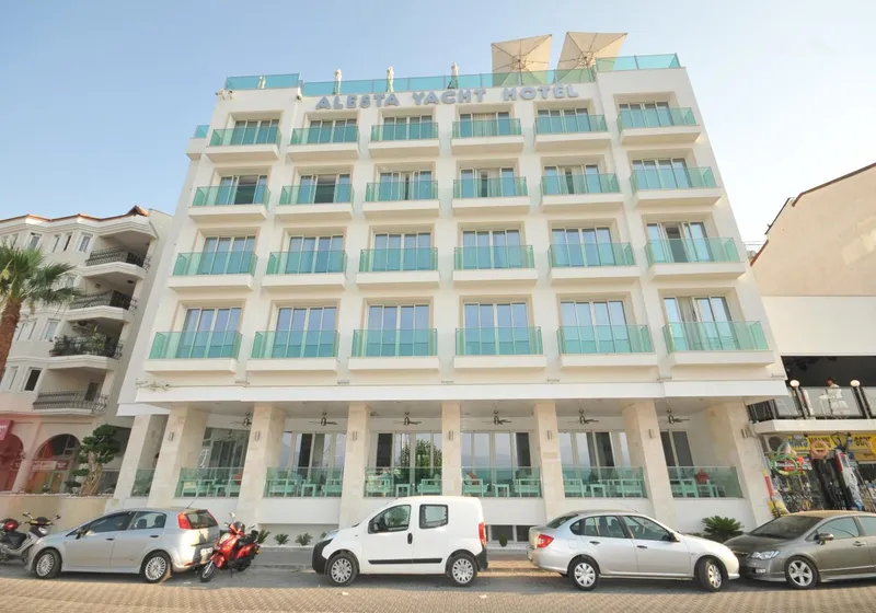Alesta Yacht Hotel