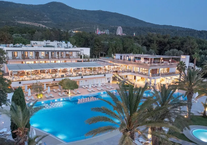 DoubleTree by Hilton Bodrum Işıl Club Ultra All Inclusive Resort 2