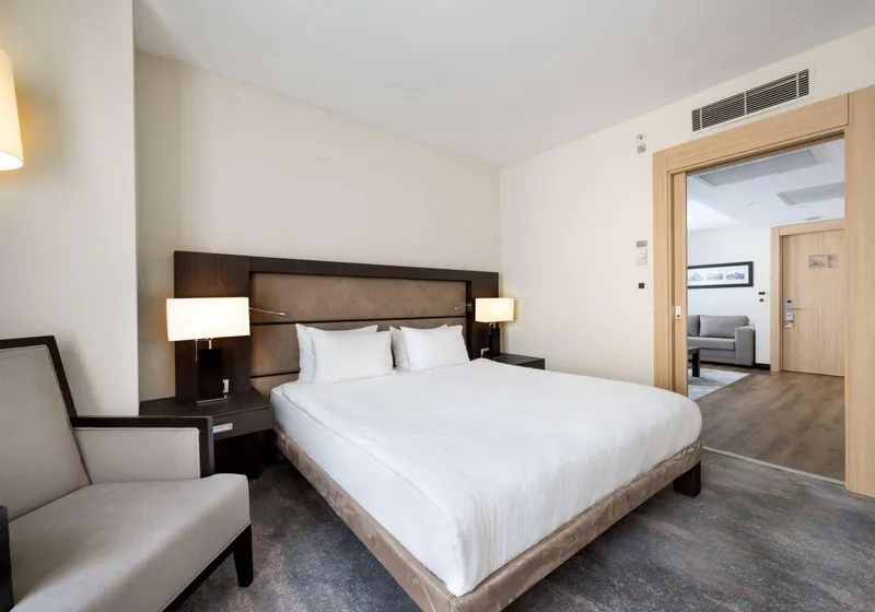 Ramada Plaza By Wyndham Istanbul City Center 3