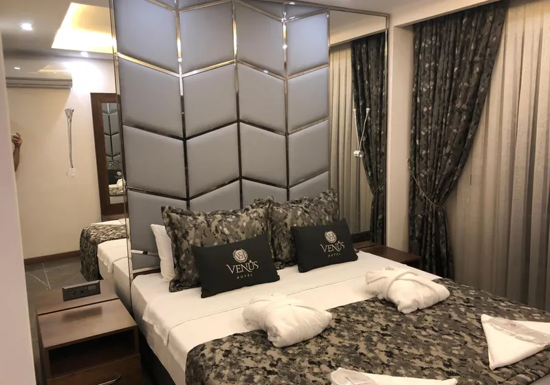 Venus Hotel 4