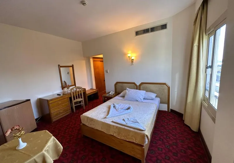 Queens Valley Hotel 2