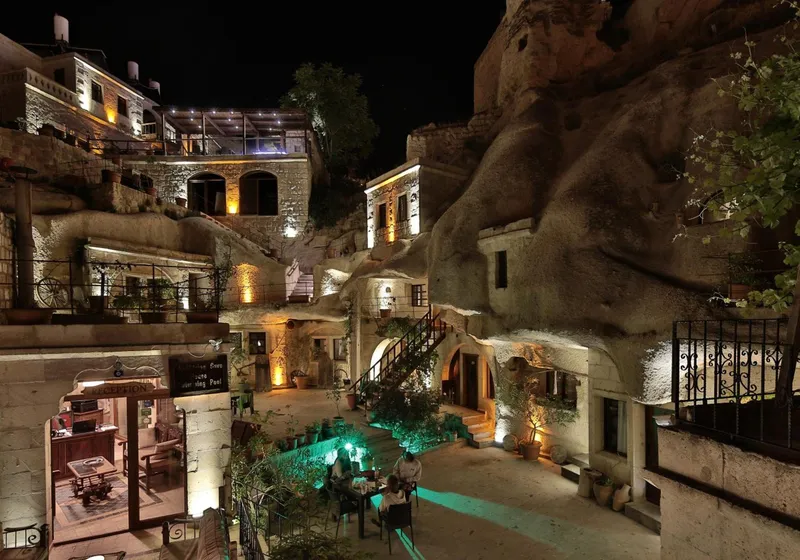 Shoestring Cave House 3