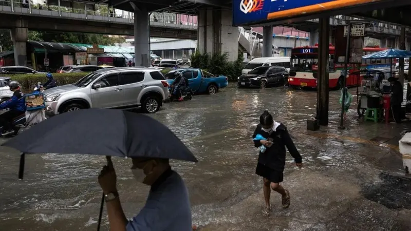 Descargue el impacto de las inundaciones en el turismo y el transporte aéreo en Tailandia