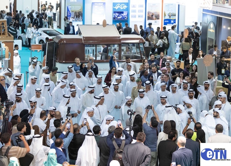 الشيخ محمد يتفقد معرض Arabian Travel Market 2026 في دبي